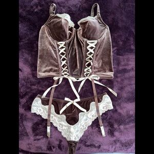 🆕 Lane Bryant Cacique velvet lingerie, top 18/20, bottoms 14/16, brown & cream